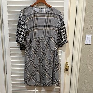 Uncle Frank Checkered Dress in Black and Tan. Size Small